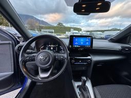 TOYOTA YARIS CROSS TREND HYBRID – DARK BLUE pieno