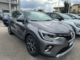 RENAULT CAPTUR TECHNO HYBRID USATO AVELLINO NOLA pieno