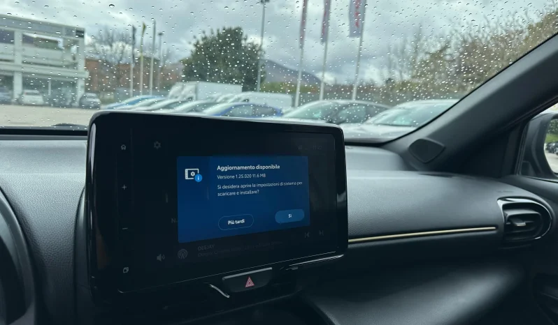 TOYOTA YARIS CROSS ADVENTURE BRONZE USATO NOLA AVELLINO pieno