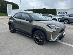 TOYOTA YARIS CROSS ADVENTURE BRONZE USATO NOLA AVELLINO pieno