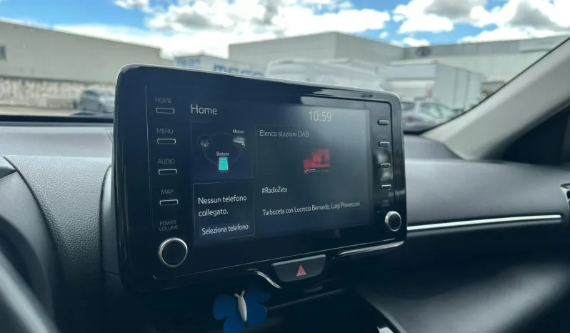 TOYOTA YARIS CROSS ACTIVE HYBRID USATO NOLA AVELLINO pieno