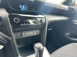 TOYOTA YARIS CROSS ACTIVE HYBRID USATO NOLA AVELLINO pieno