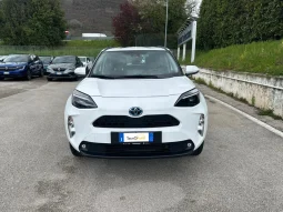 TOYOTA YARIS CROSS ACTIVE HYBRID USATO NOLA AVELLINO pieno