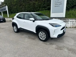 TOYOTA YARIS CROSS ACTIVE HYBRID USATO NOLA AVELLINO pieno