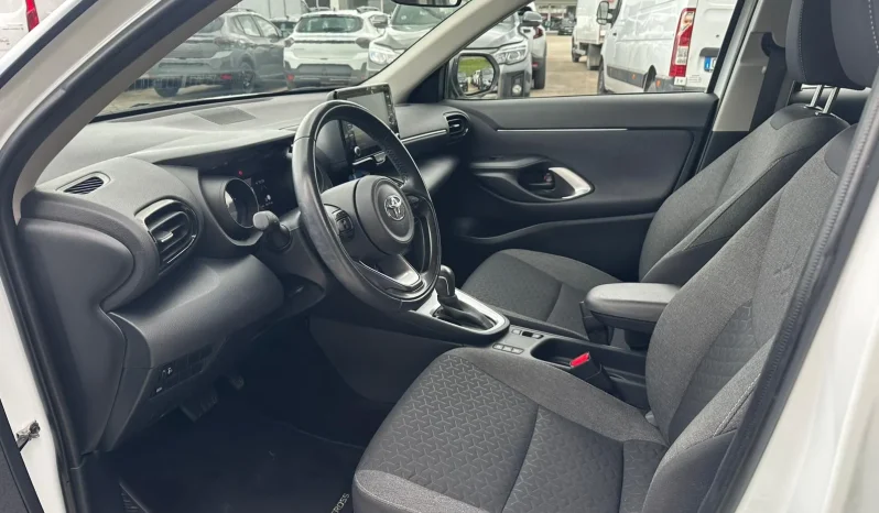 TOYOTA YARIS CROSS ACTIVE HYBRID USATO NOLA AVELLINO pieno