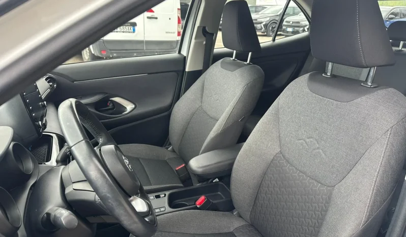 TOYOTA YARIS CROSS ACTIVE HYBRID USATO NOLA AVELLINO pieno