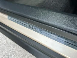 TOYOTA AYGO X 1.0 BENZINA GINGER USATO NOLA AVELLINO pieno