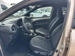 TOYOTA AYGO X 1.0 BENZINA GINGER USATO NOLA AVELLINO pieno