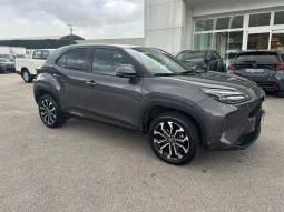 TOYOTA YARIS CROSS TREND HYBRID GREY USATO NOLA AVELLINO pieno