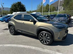 TOYOTA YARIS CROSS OXIDE HYBRID USATO NOLA AVELLINO pieno