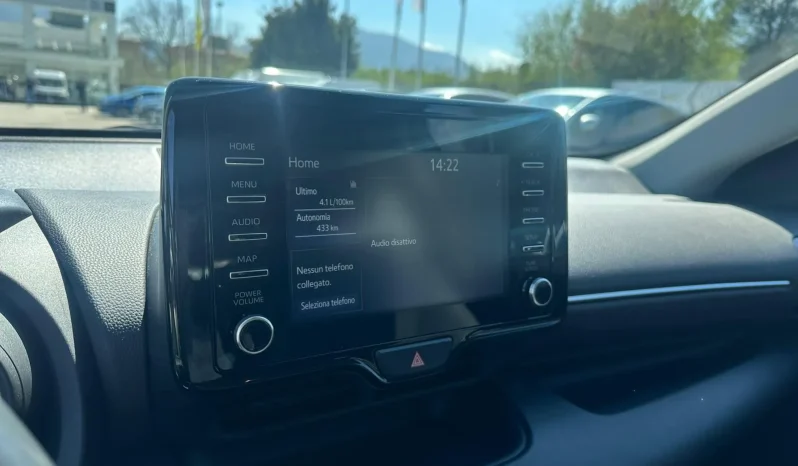 TOYOTA YARIS TREND HYBRID SILVER USATO NOLA AVELLINO pieno