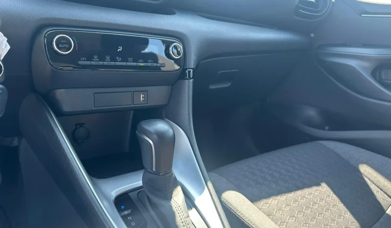 TOYOTA YARIS TREND HYBRID SILVER USATO NOLA AVELLINO pieno