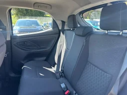 TOYOTA YARIS TREND HYBRID SILVER USATO NOLA AVELLINO pieno