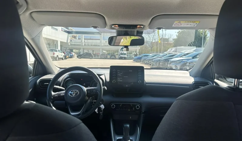 TOYOTA YARIS TREND HYBRID SILVER USATO NOLA AVELLINO pieno