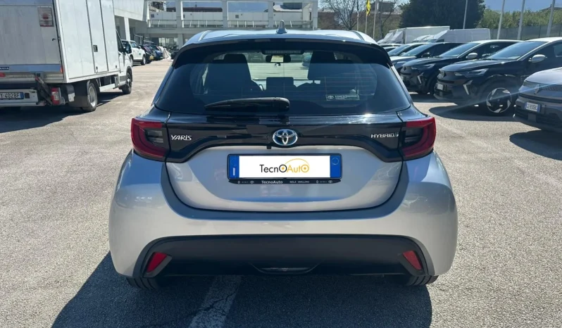 TOYOTA YARIS TREND HYBRID SILVER USATO NOLA AVELLINO pieno