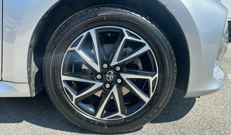 TOYOTA YARIS TREND HYBRID SILVER USATO NOLA AVELLINO pieno