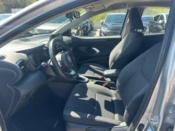 TOYOTA YARIS TREND HYBRID SILVER USATO NOLA AVELLINO pieno