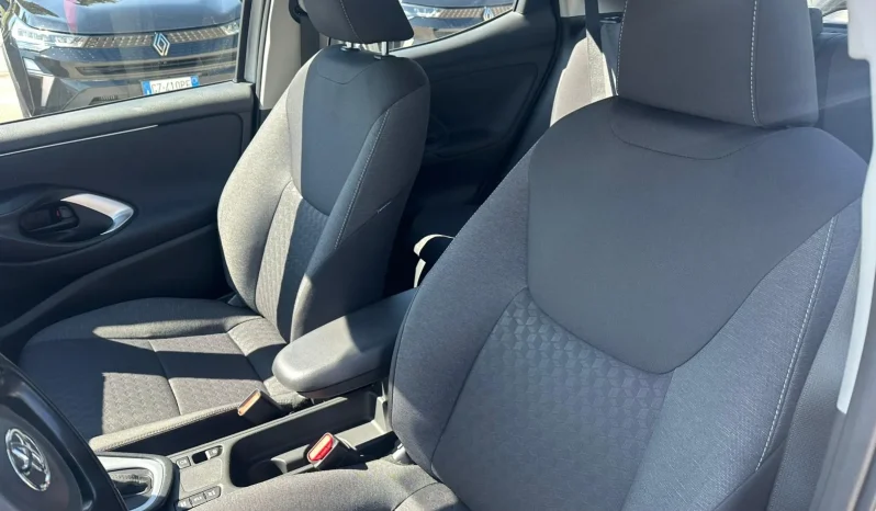 TOYOTA YARIS TREND HYBRID SILVER USATO NOLA AVELLINO pieno