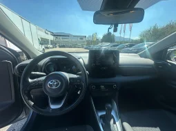 TOYOTA YARIS TREND HYBRID SILVER USATO NOLA AVELLINO pieno