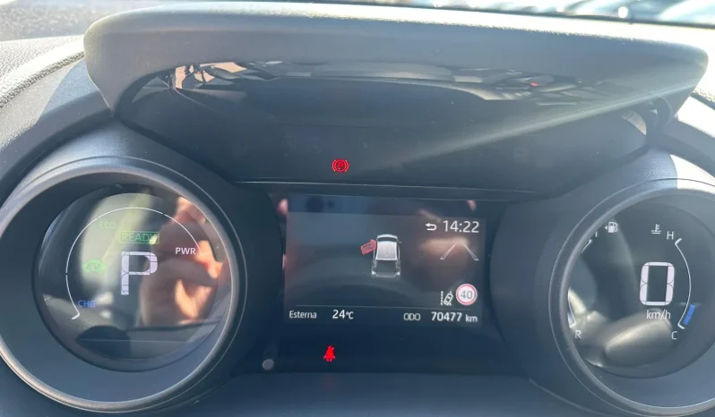 TOYOTA YARIS TREND HYBRID SILVER USATO NOLA AVELLINO pieno