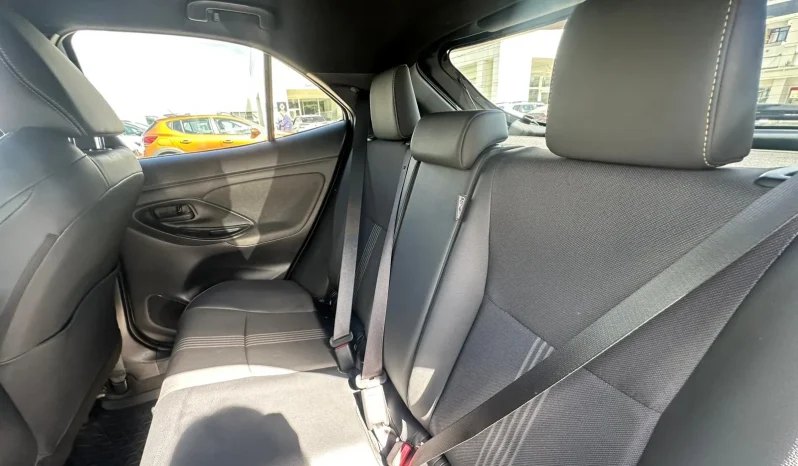 TOYOTA YARIS CROSS ADVENTURE 1.5 HYBRID USATO NOLA AVELLINO pieno