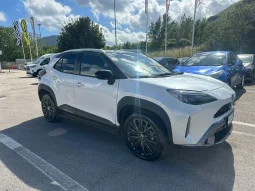 TOYOTA YARIS CROSS ADVENTURE 1.5 HYBRID USATO NOLA AVELLINO pieno