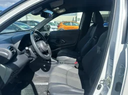 TOYOTA YARIS CROSS ADVENTURE 1.5 HYBRID USATO NOLA AVELLINO pieno