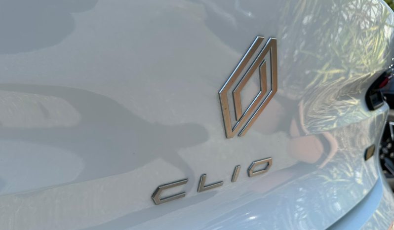 NUOVA RENAULT CLIO TECHNO FULL HYBRID BIANCO KM 0 NOLA AVELLINO pieno