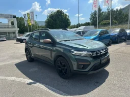 DACIA SANDERO STEPWAY GPL VERDE USATO NOLA AVELLINO pieno