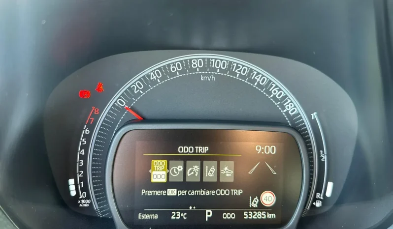 TOYOTA AYGO X 1.0 BENZINA LOUNGE VERDE USATO NOLA AVELLINO pieno