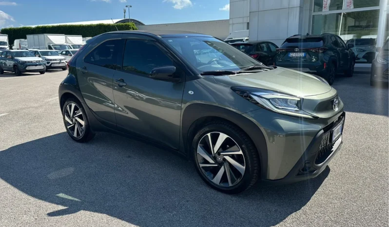TOYOTA AYGO X 1.0 BENZINA LOUNGE VERDE USATO NOLA AVELLINO pieno