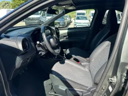 TOYOTA AYGO X 1.0 BENZINA LOUNGE VERDE USATO NOLA AVELLINO pieno
