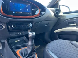 TOYOTA AYGO X LOUNGE 1.0B USATO NOLA AVELLINO pieno