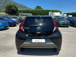 TOYOTA AYGO X LOUNGE 1.0B USATO NOLA AVELLINO pieno