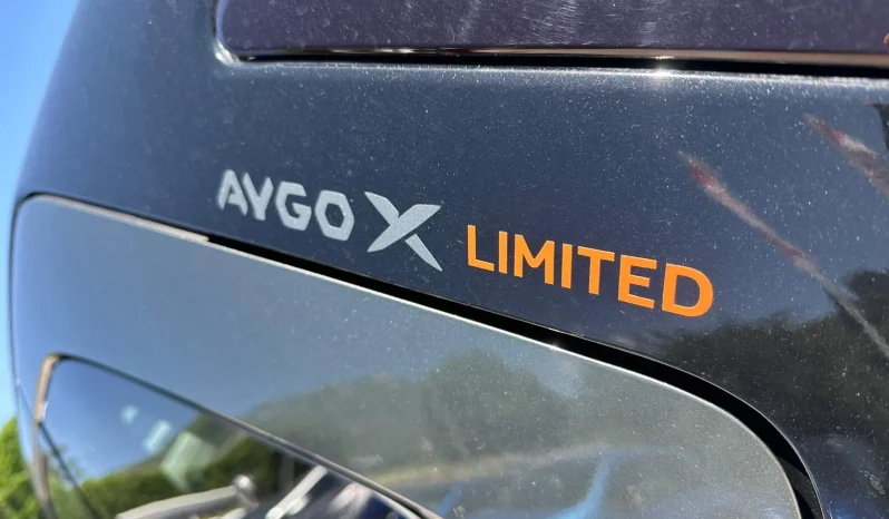 TOYOTA AYGO X LOUNGE 1.0B USATO NOLA AVELLINO pieno