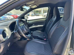 TOYOTA AYGO X LOUNGE 1.0B USATO NOLA AVELLINO pieno