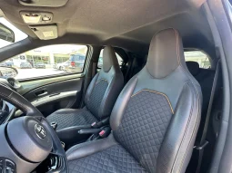 TOYOTA AYGO X LOUNGE 1.0B USATO NOLA AVELLINO pieno