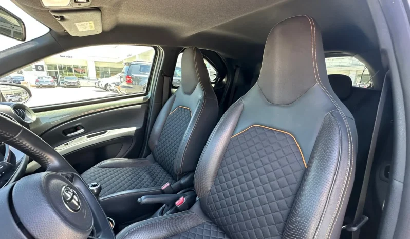 TOYOTA AYGO X LOUNGE 1.0B USATO NOLA AVELLINO pieno