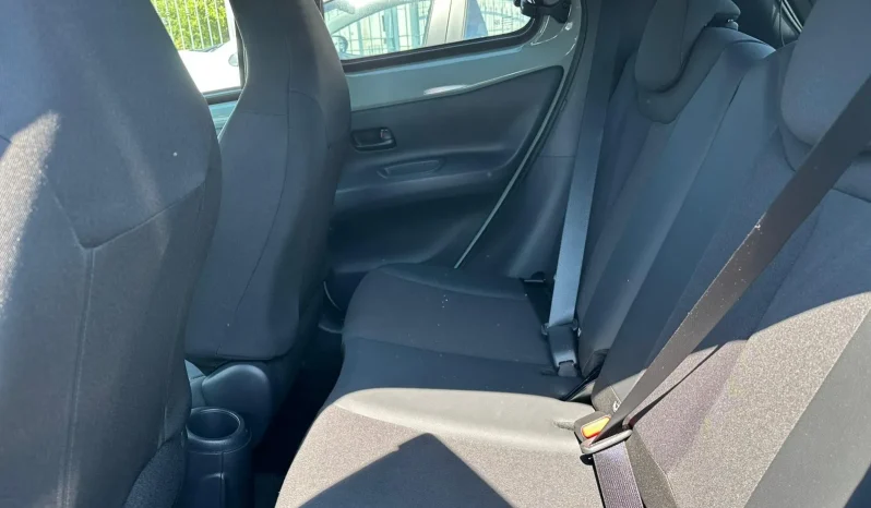 TOYOTA AYGO X BENZINA LOUNGE GREEN USATO NOLA AVELLINO pieno