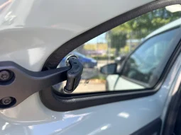 TOYOTA AYGO X BENZINA LOUNGE GREEN USATO NOLA AVELLINO pieno