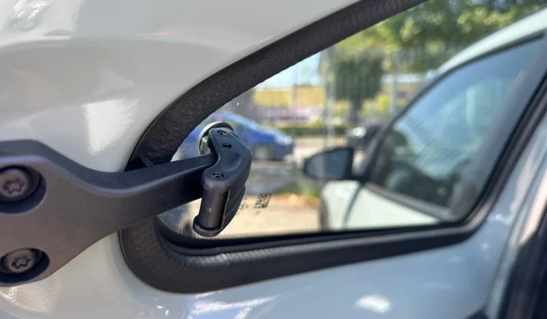 TOYOTA AYGO X BENZINA LOUNGE GREEN USATO NOLA AVELLINO pieno