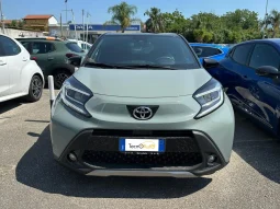 TOYOTA AYGO X BENZINA LOUNGE GREEN USATO NOLA AVELLINO pieno