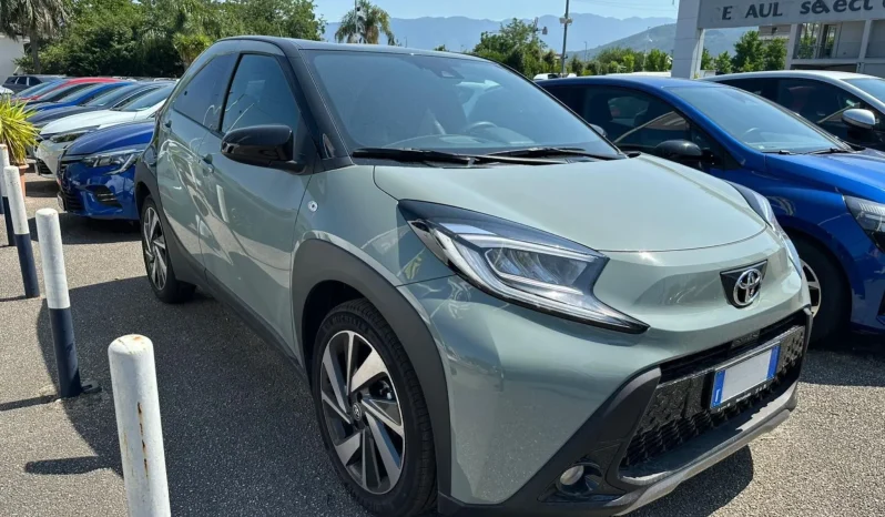 TOYOTA AYGO X BENZINA LOUNGE GREEN USATO NOLA AVELLINO pieno