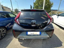 TOYOTA AYGO X BENZINA LOUNGE GREEN USATO NOLA AVELLINO pieno