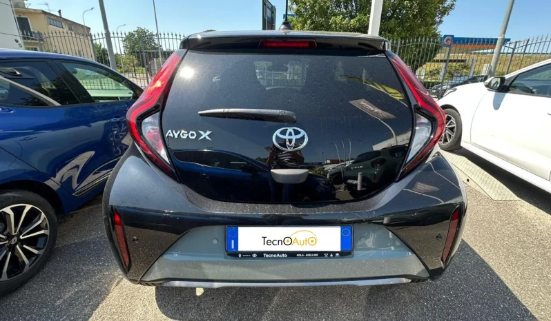 TOYOTA AYGO X BENZINA LOUNGE GREEN USATO NOLA AVELLINO pieno