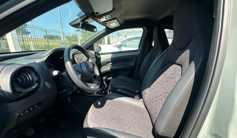 TOYOTA AYGO X BENZINA LOUNGE GREEN USATO NOLA AVELLINO pieno