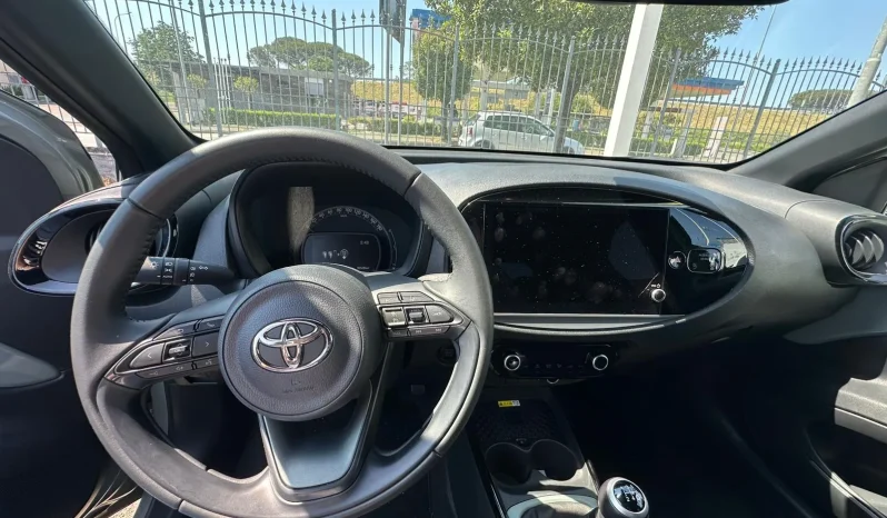 TOYOTA AYGO X BENZINA LOUNGE GREEN USATO NOLA AVELLINO pieno