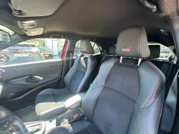 TOYOTA YARIS CROSS GR SPORT ROSSO HYBRID USATO NOLA AVELLINO pieno