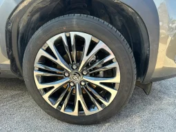 TOYOTA YARIS CROSS LOUNGE BRONZE USATO NOLA AVELLINO pieno