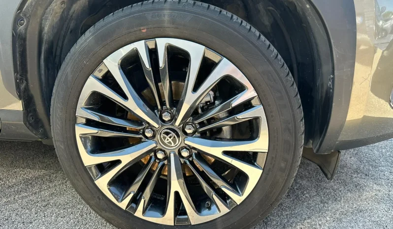 TOYOTA YARIS CROSS LOUNGE BRONZE USATO NOLA AVELLINO pieno